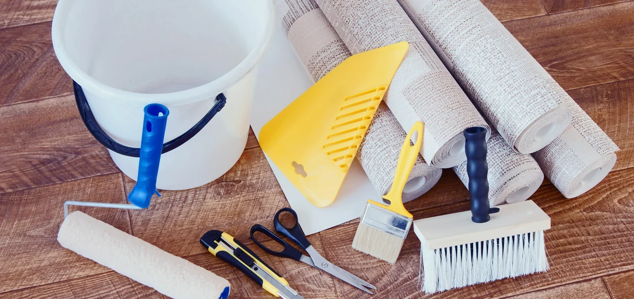 Verschiedene Werkzeuge für die Reparatur- und Rollen Tapete - Verschiedene Werkzeuge für die Reparatur- und Rollen Tapete